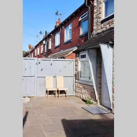 Cheerful 2 Bedroom Residential - Free Parking Ferienhaus