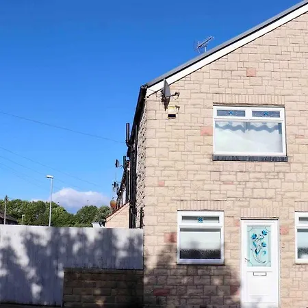 Ferienhaus Cheerful 2 Bedroom Residential - Free Parking Leeds (West Yorkshire)