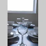Cheerful 2 Bedroom Residential - Free Parking
