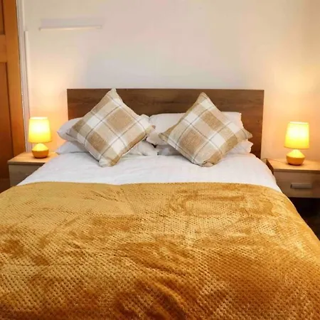 Vakantiehuis Cheerful 2 Bedroom Residential - Free Parking *