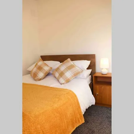 Cheerful 2 Bedroom Residential - Free Parking * Leeds (West Yorkshire)