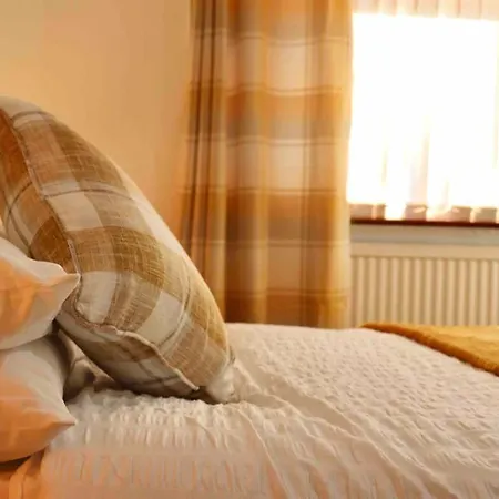 Holiday home Cheerful 2 Bedroom Residential - Free Parking *