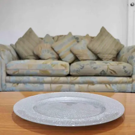 Cheerful 2 Bedroom Residential - Free Parking