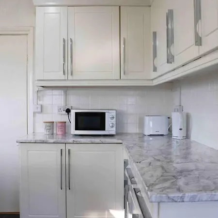 Cheerful 2 Bedroom Residential - Free Parking Prázdninový dům *