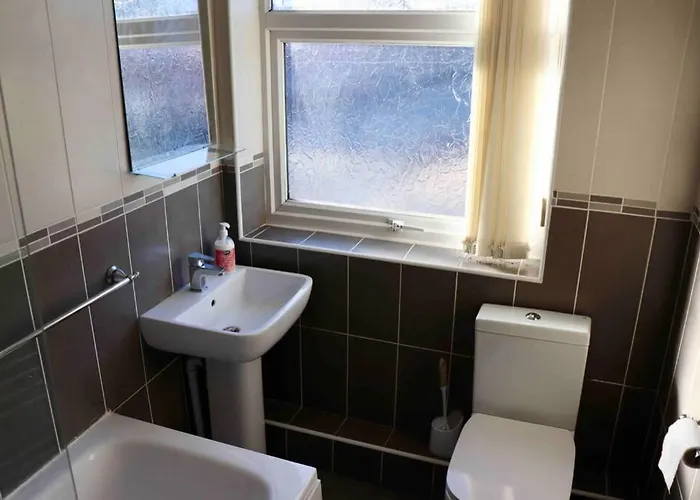 Cheerful 2 Bedroom Residential - Free Parking Leeds (West Yorkshire)