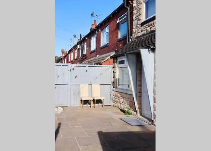 Cheerful 2 Bedroom Residential - Free Parking Holiday home