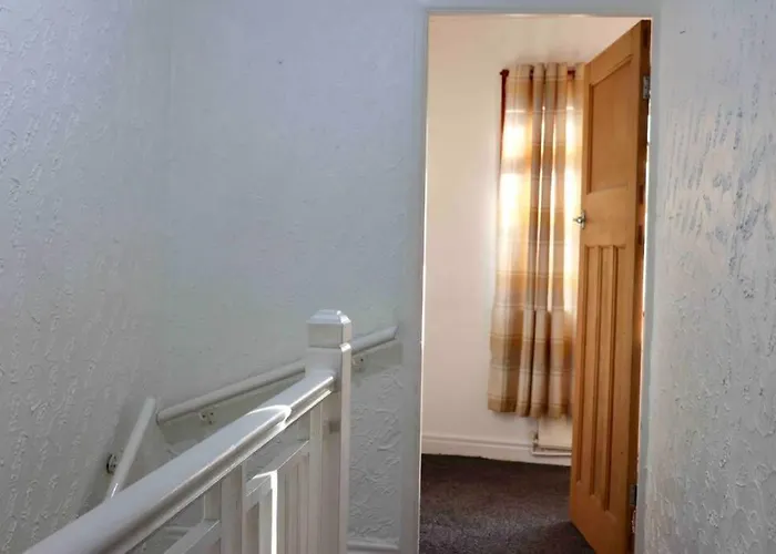 Holiday home Cheerful 2 Bedroom Residential - Free Parking Leeds (West Yorkshire)