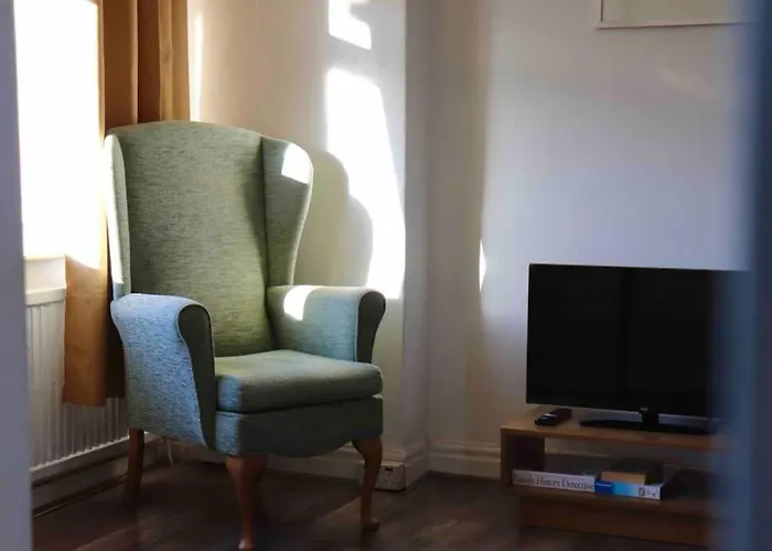 Holiday home Cheerful 2 Bedroom Residential - Free Parking Leeds (West Yorkshire)