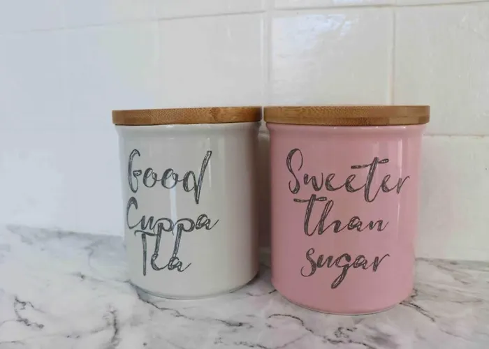 Cheerful 2 Bedroom Residential - Free Parking