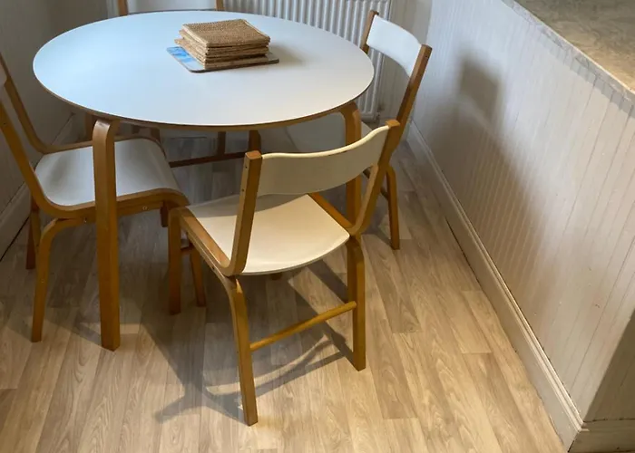 Holiday home Cheerful 2 Bedroom Residential - Free Parking *