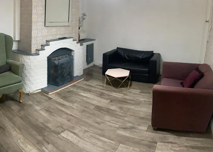 Cheerful 2 Bedroom Residential - Free Parking Leeds (West Yorkshire)