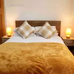 Semesterbostad Cheerful 2 Bedroom Residential - Free Parking *