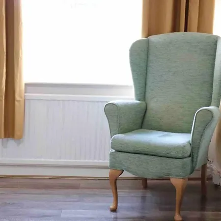 Cheerful 2 Bedroom Residential - Free Parking * לידס